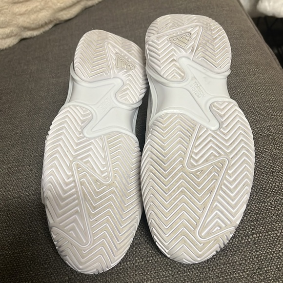 Adidas Women's Barricade Tennis Shoe 8 - Picture 4 of 7